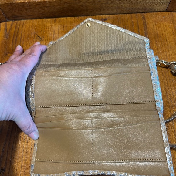 Lodis Tan & Silver Cheetah Print Wallet Convertible Crossbody Bag Like New!! - Picture 5 of 10